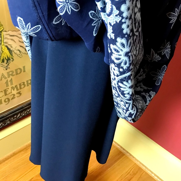 Silk BCBG Paris Printed Summer Dress - Picture 3 of 6